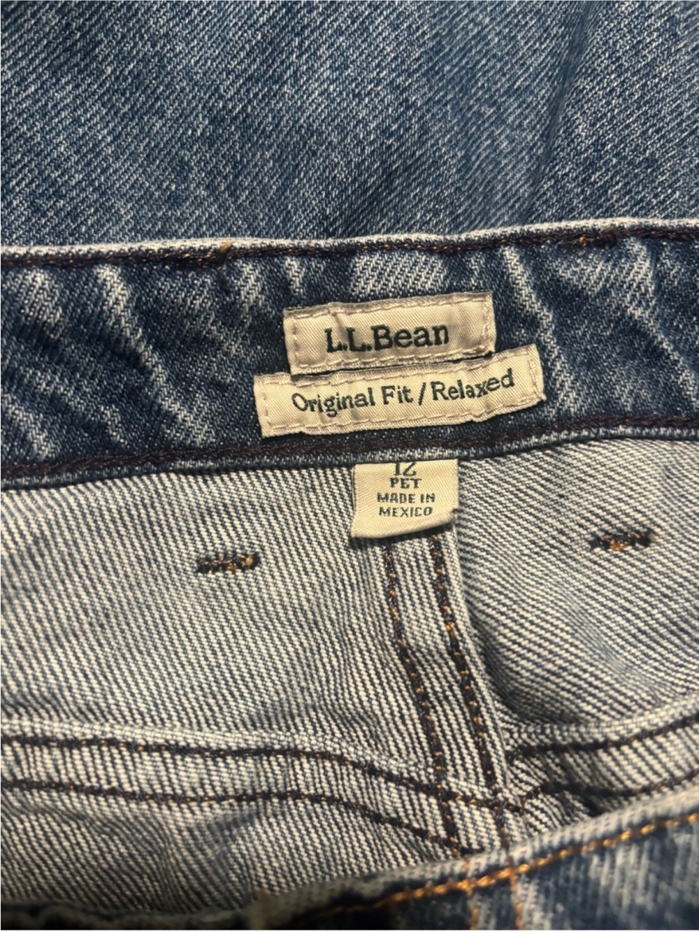 L.L.Bean relaxed fit blue denim jeans size 12 petite - Picture 3 of 4